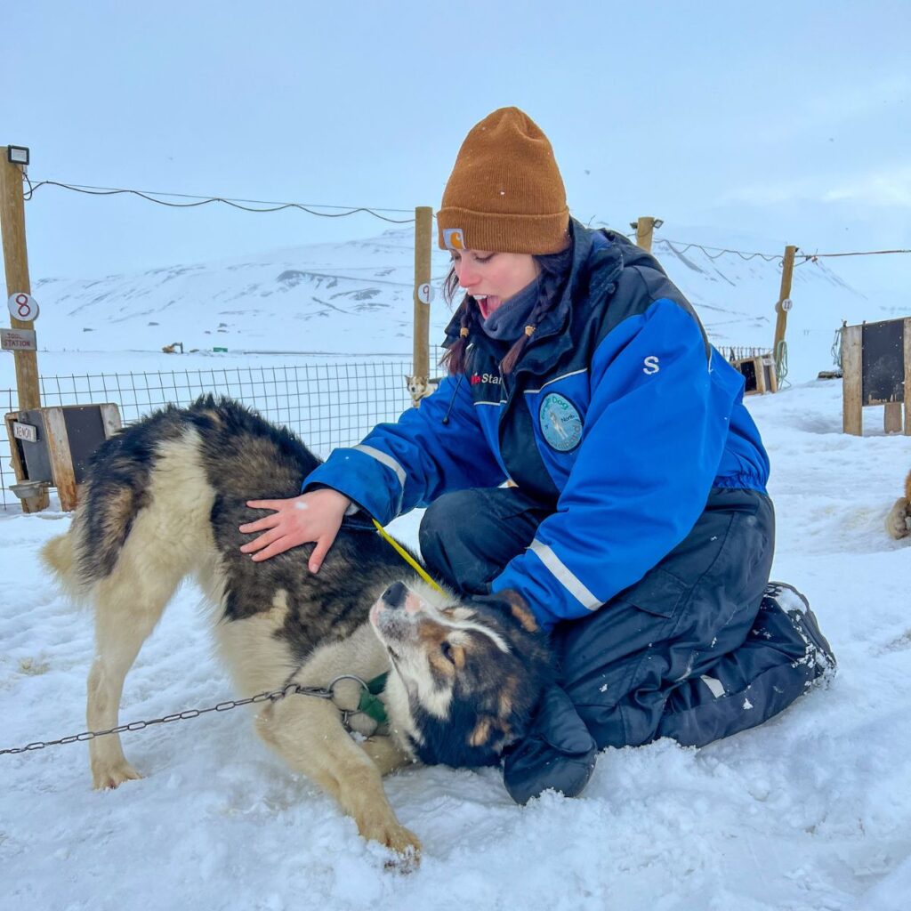 Giulia col cane da slitta